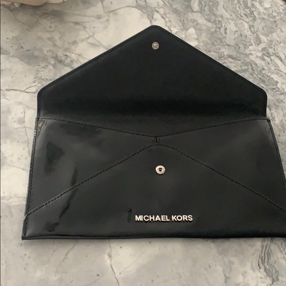 Clutch - Picture 4 of 4